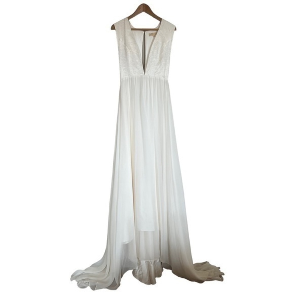 Elegant White Wedding Dress